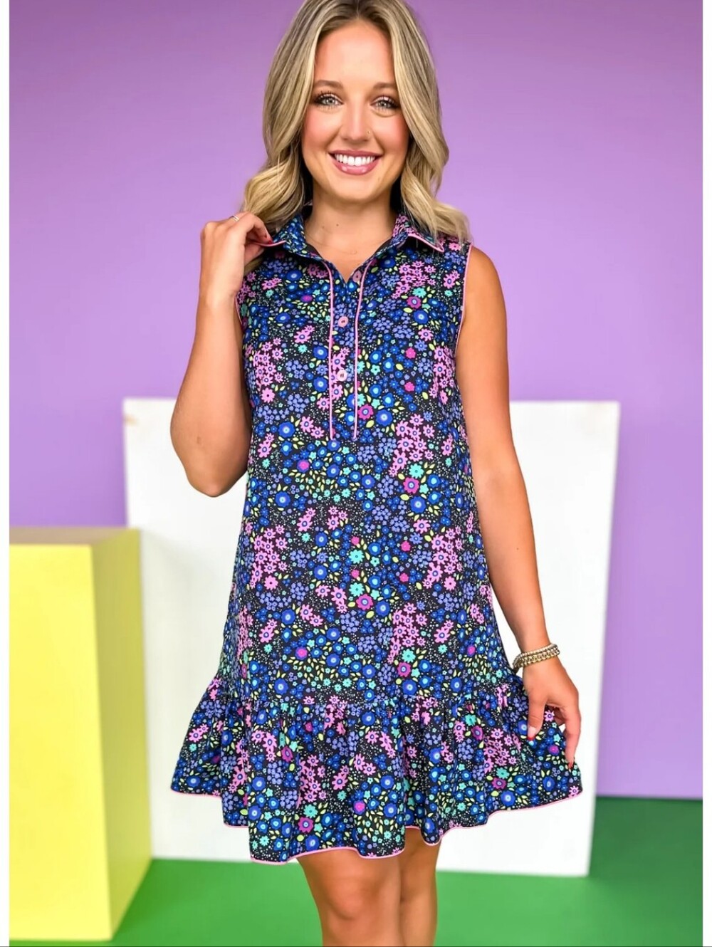 Navy Floral Sleeveless Collared Ruffle-Hem Mini Dress. NWOT Size Large